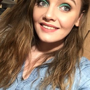 Meet your Posher, Caylee